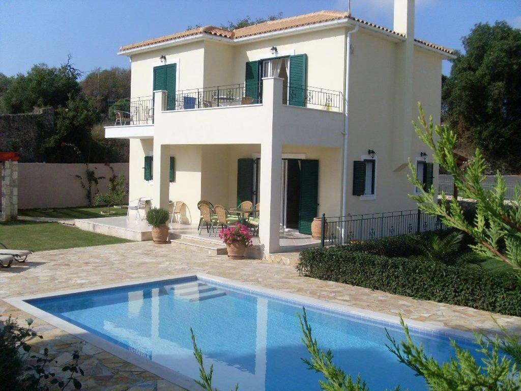 Villa Amelia Metaxata Bagian luar foto