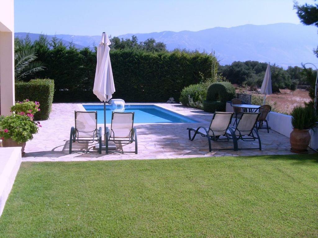 Villa Amelia Metaxata Bagian luar foto